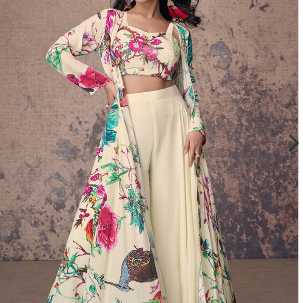 White Embroidered Crepe Silk Kurta Set